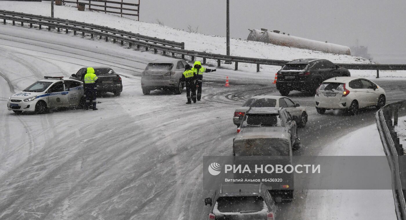 Снегопад во Владивостоке