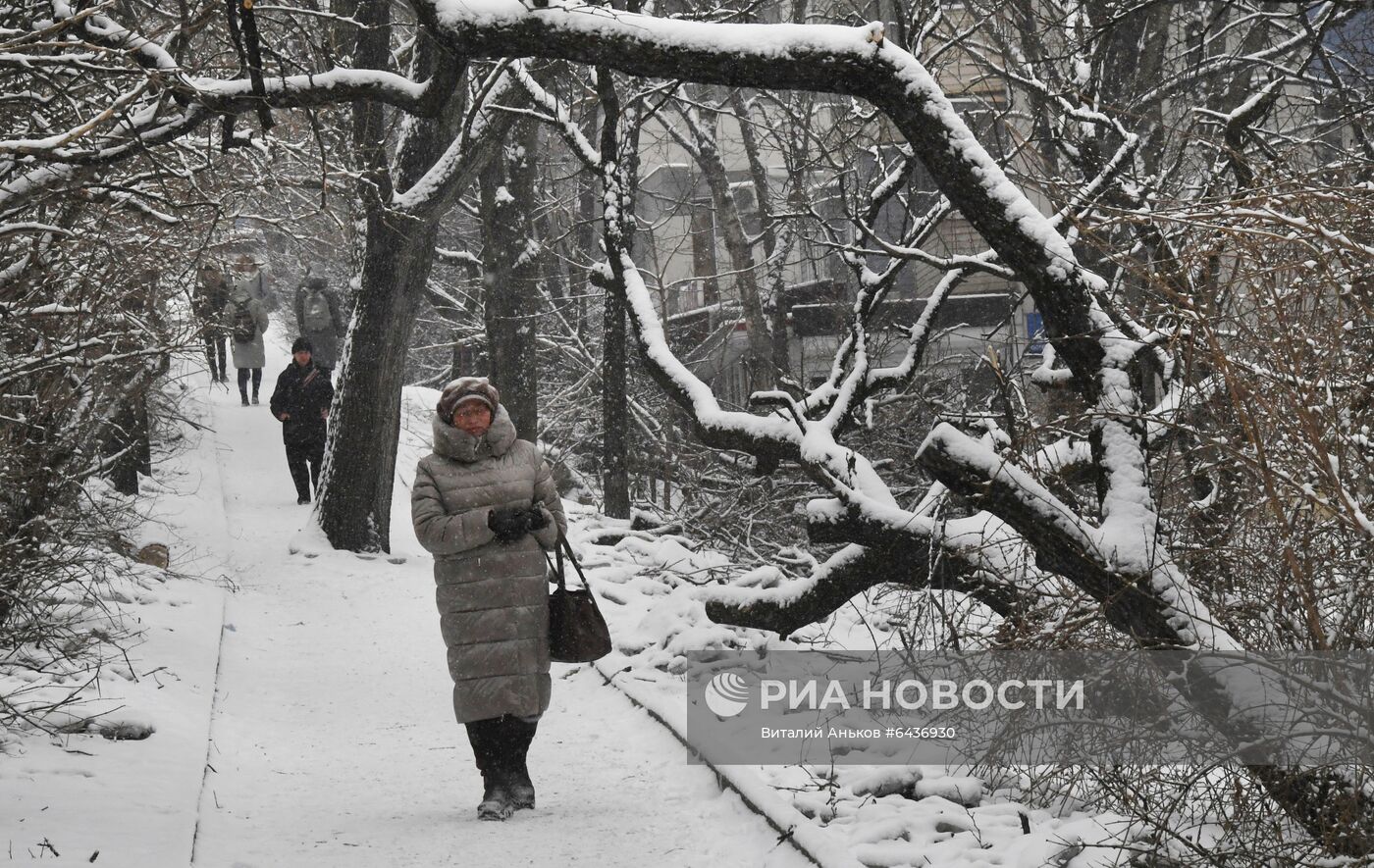 Снегопад во Владивостоке