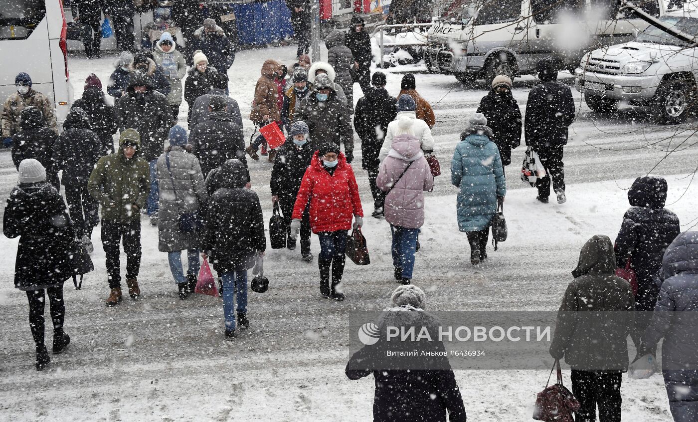 Снегопад во Владивостоке