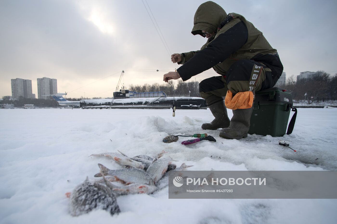 Зимняя рыбалка в Москве