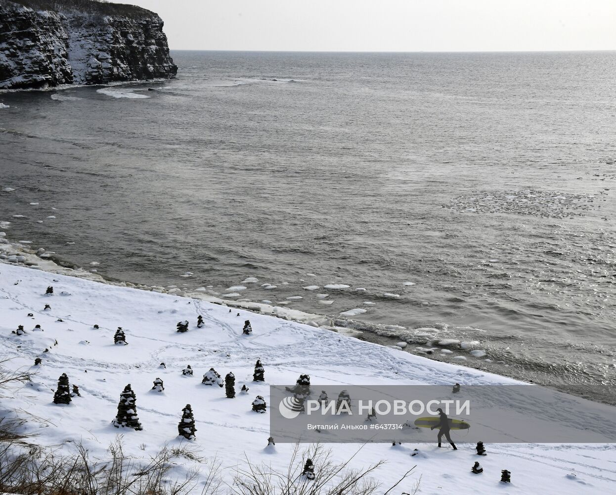Зимний серфинг в бухте Чернышева на острове Русский
