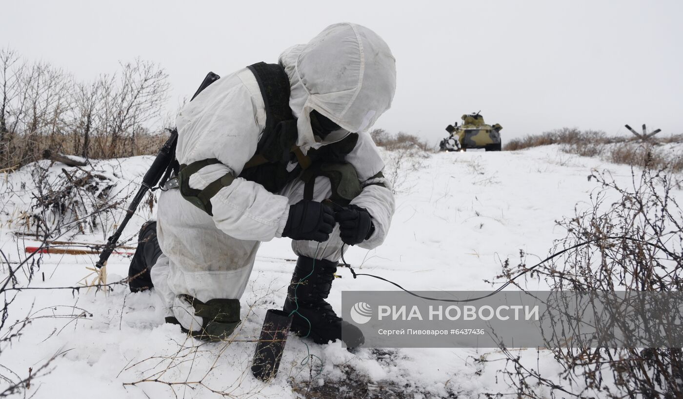 Учения инженерно-штурмового подразделения ЮВО в Ростовской области