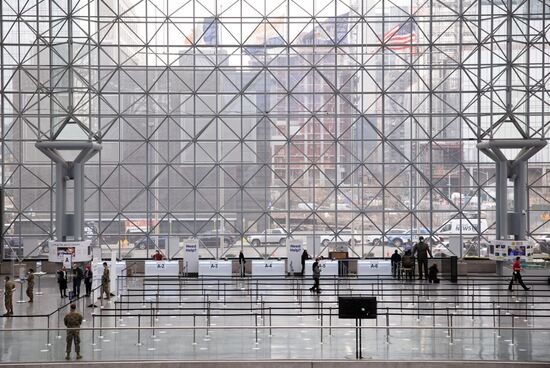 Открытие центра вакцинации в Нью-Йорке