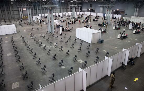 Открытие центра вакцинации в Нью-Йорке