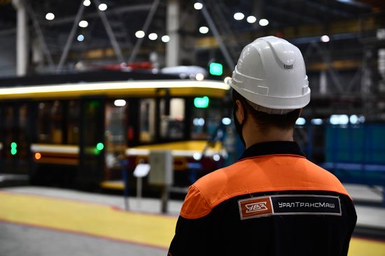 Презентация низкопольного трамвая в стиле ретро в Екатеринбурге 