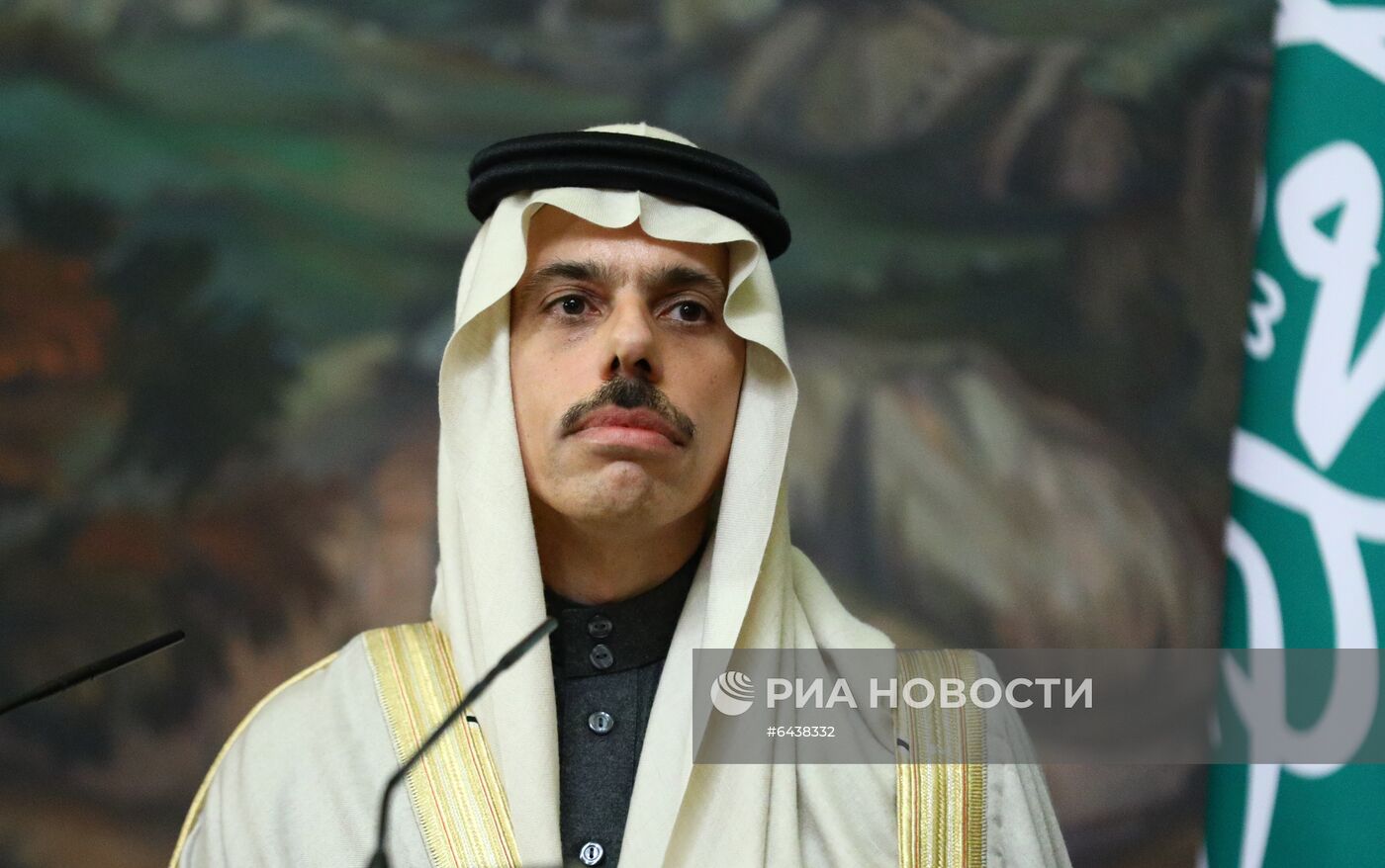 Встреча глав МИД РФ и Саудовской Аравии С. Лаврова и Ф. бен Фархана