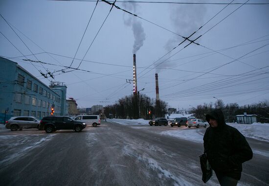 Термометр на трубе Мурманской ТЭЦ