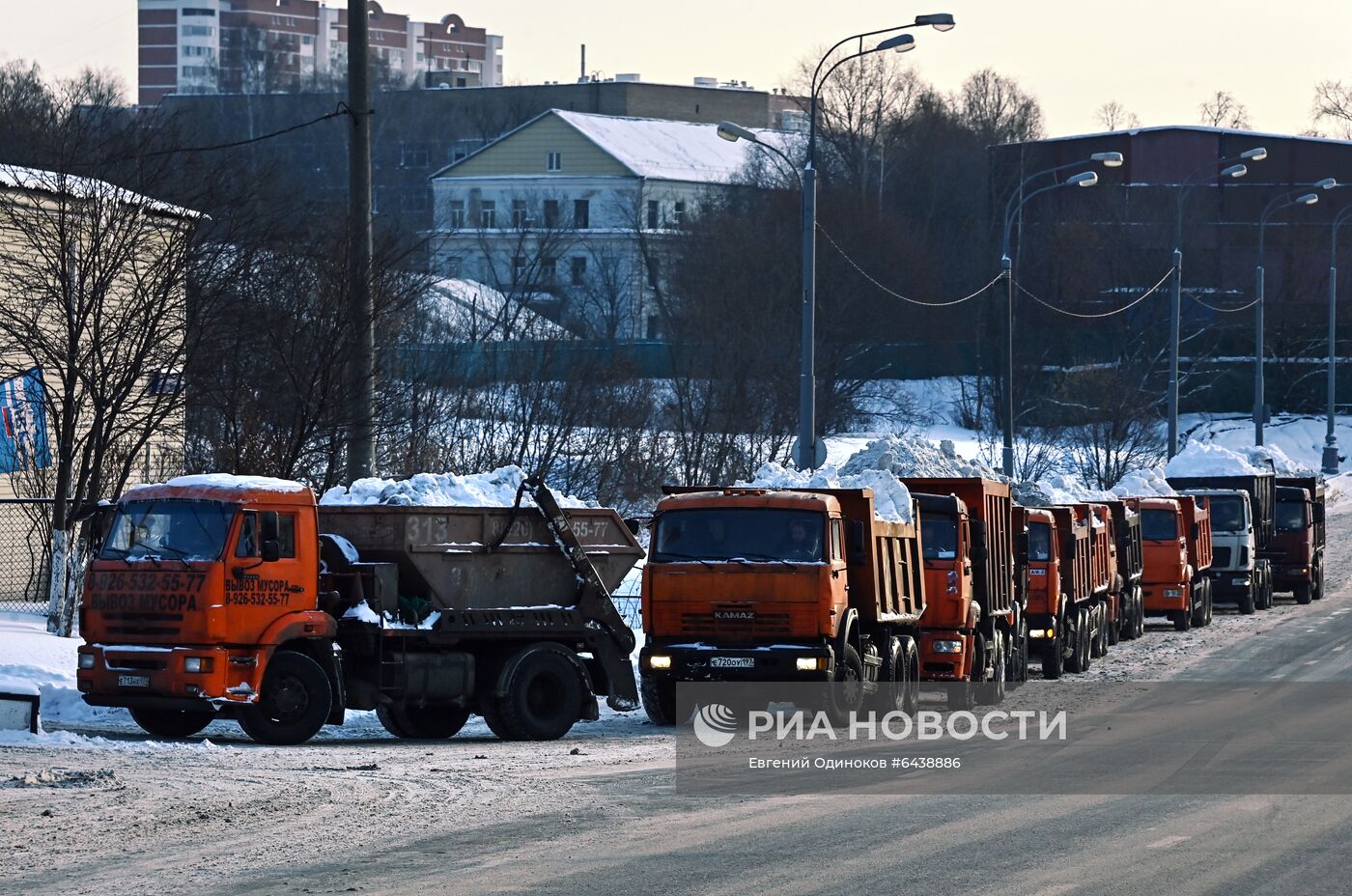 Работа снегоплавильного пункта в Москве