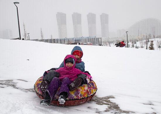 Отдых горожан в парке "Ходынское поле"