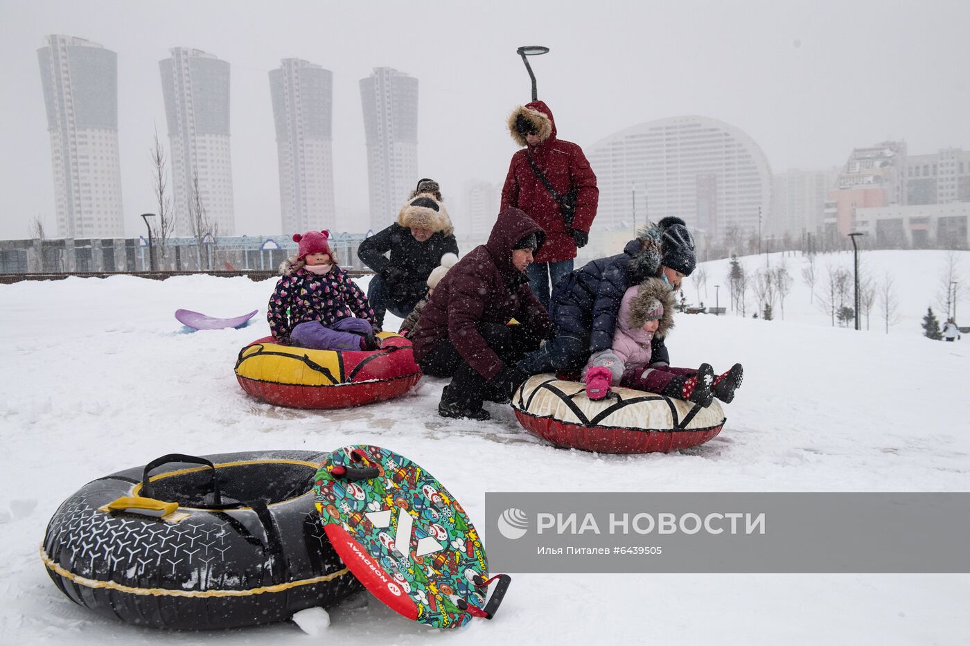 Отдых горожан в парке "Ходынское поле"