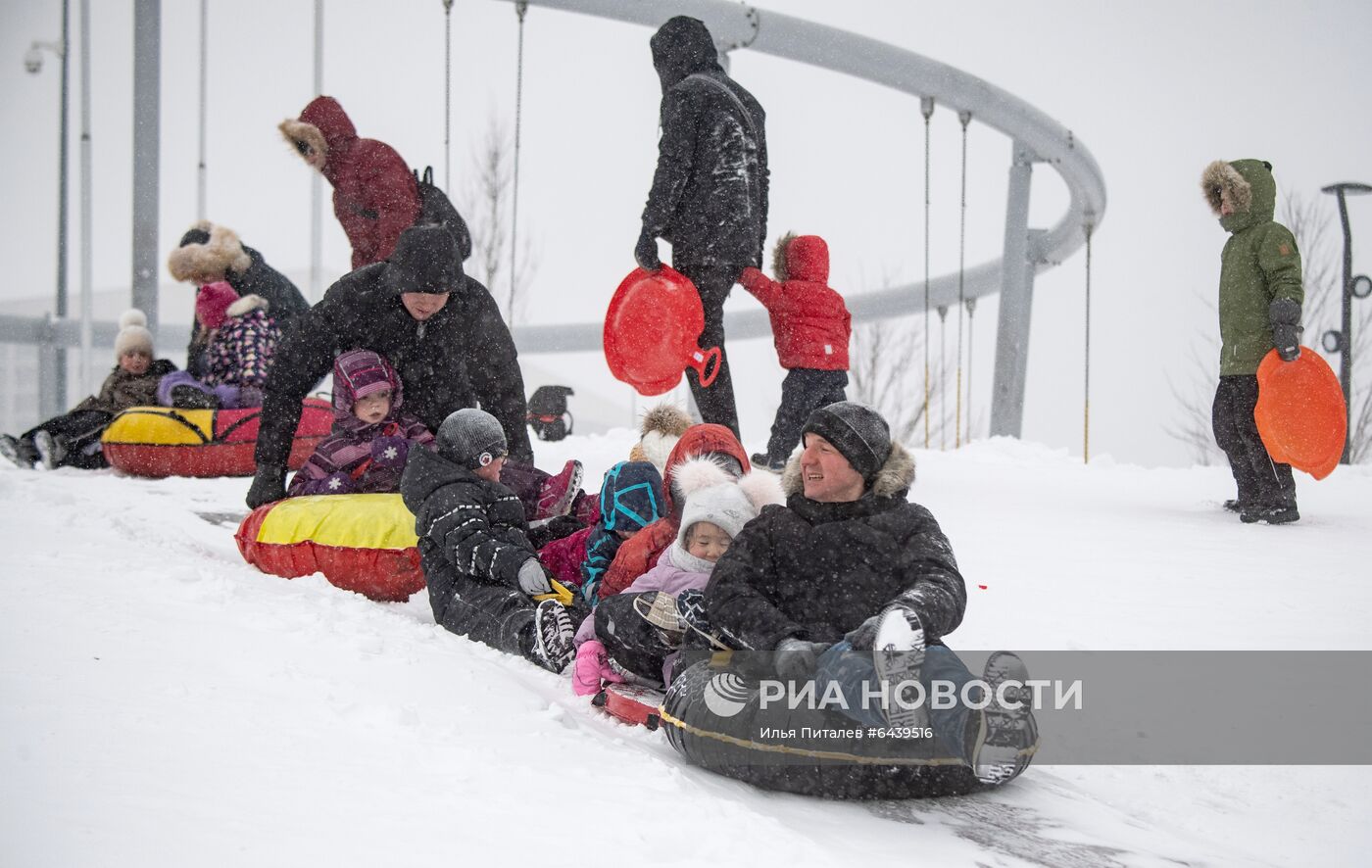 Отдых горожан в парке "Ходынское поле"