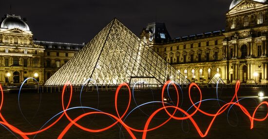 Огни карантинного Парижа