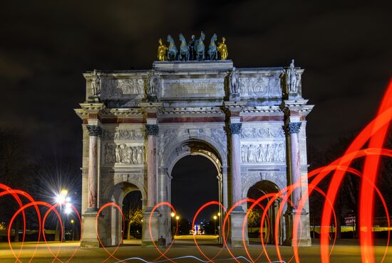 Огни карантинного Парижа