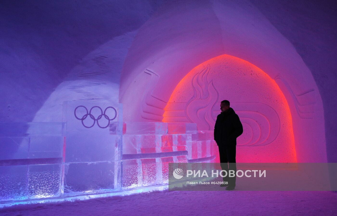 Снежная деревня в Кировске