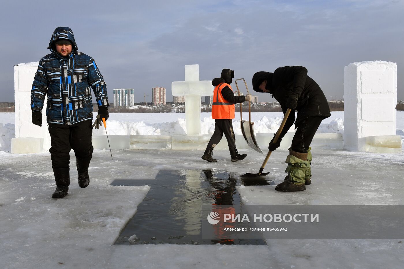 Подготовка крещенских купелей в регионах России