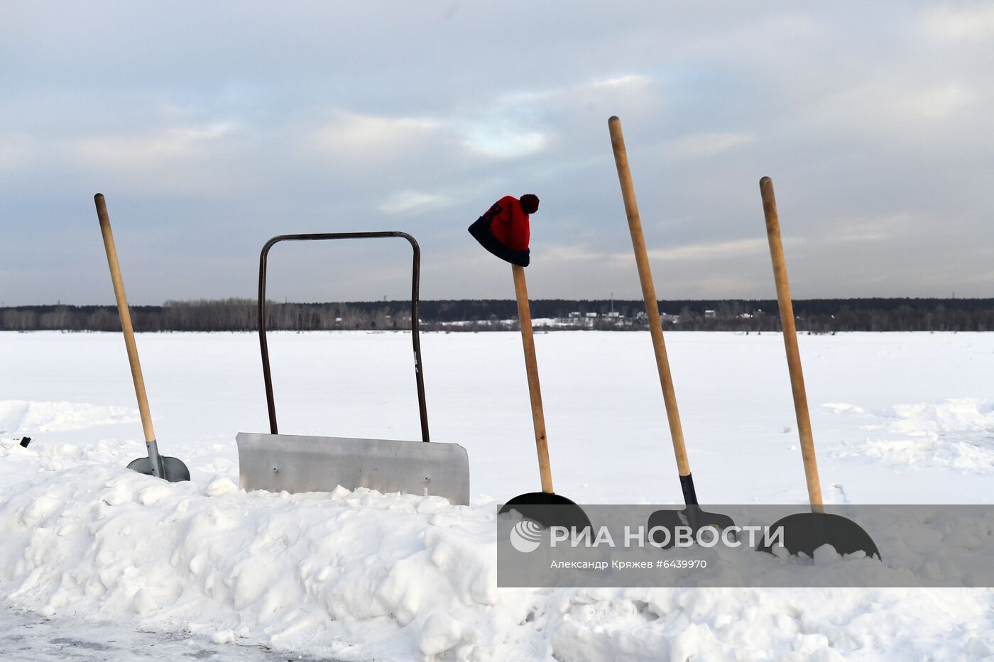 Подготовка крещенских купелей в регионах России