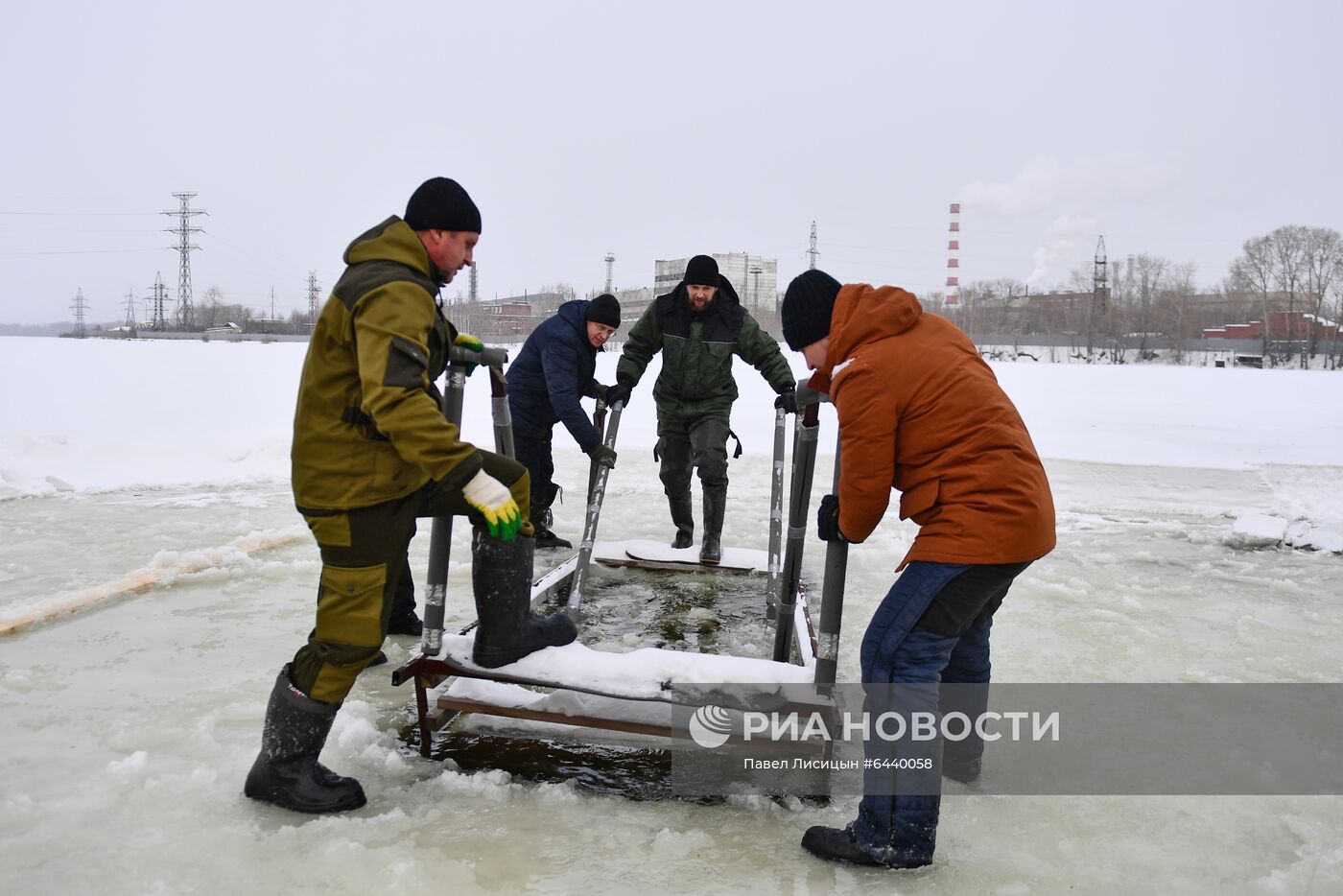 Подготовка крещенских купелей в регионах России