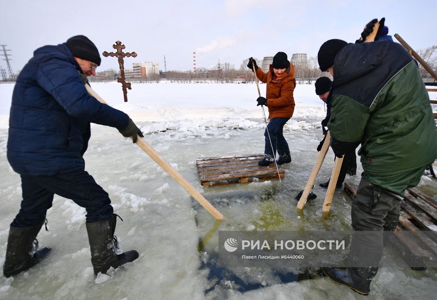 Подготовка крещенских купелей в регионах России