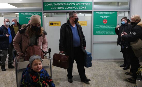 Аэропорт Шереметьево , куда приземлился самолёт с А. Навальным