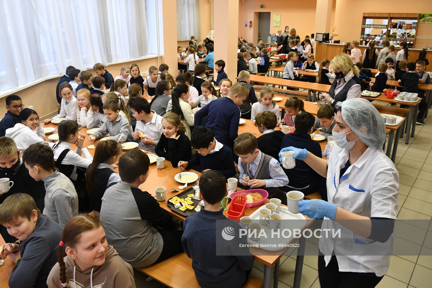 Возвращение московских школьников к обучению в обычном режиме
