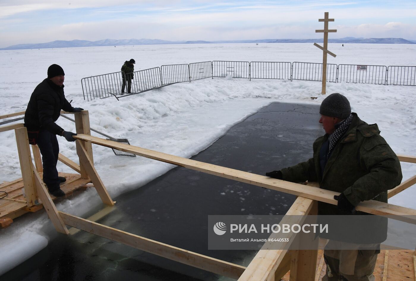 Подготовка крещенских купелей в регионах России