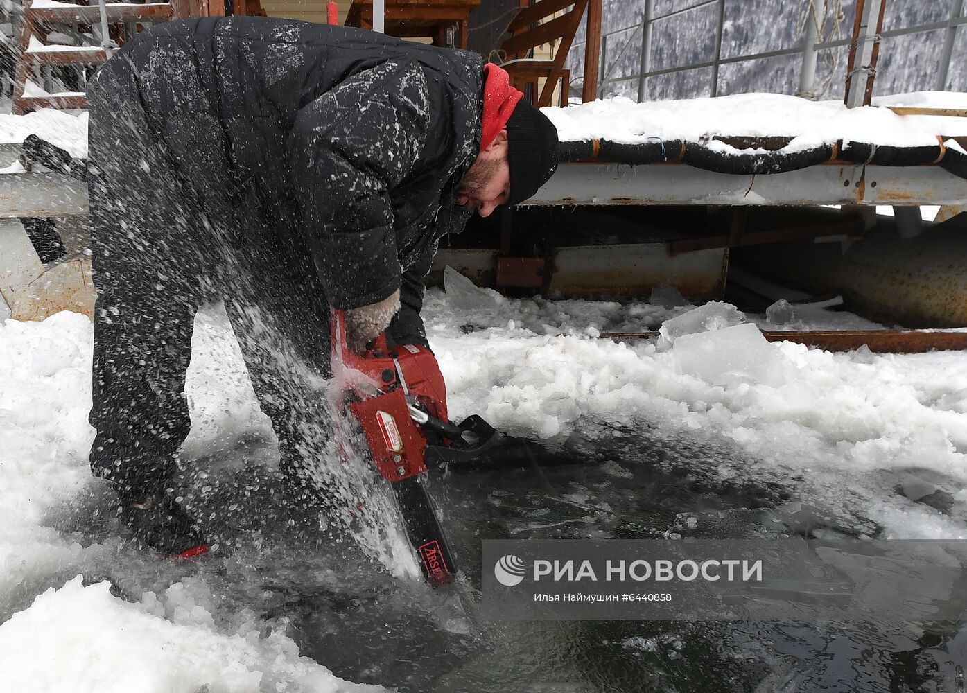 Подготовка крещенских купелей в регионах России