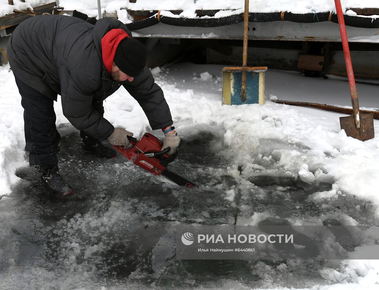 Подготовка крещенских купелей в регионах России