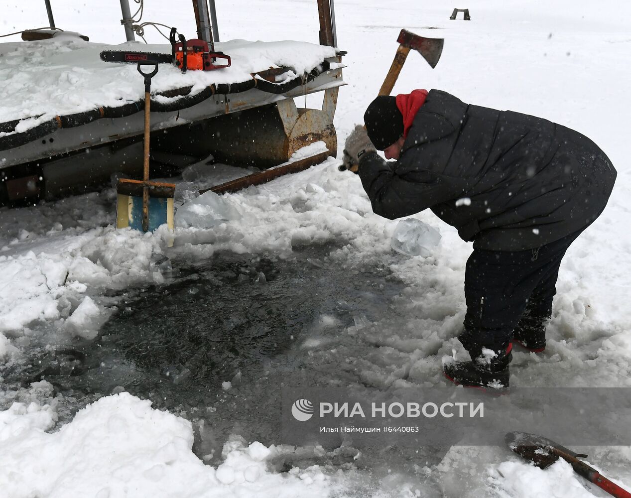 Подготовка крещенских купелей в регионах России