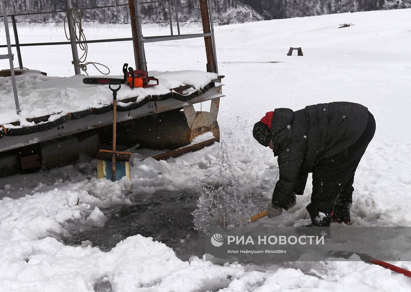 Подготовка крещенских купелей в регионах России