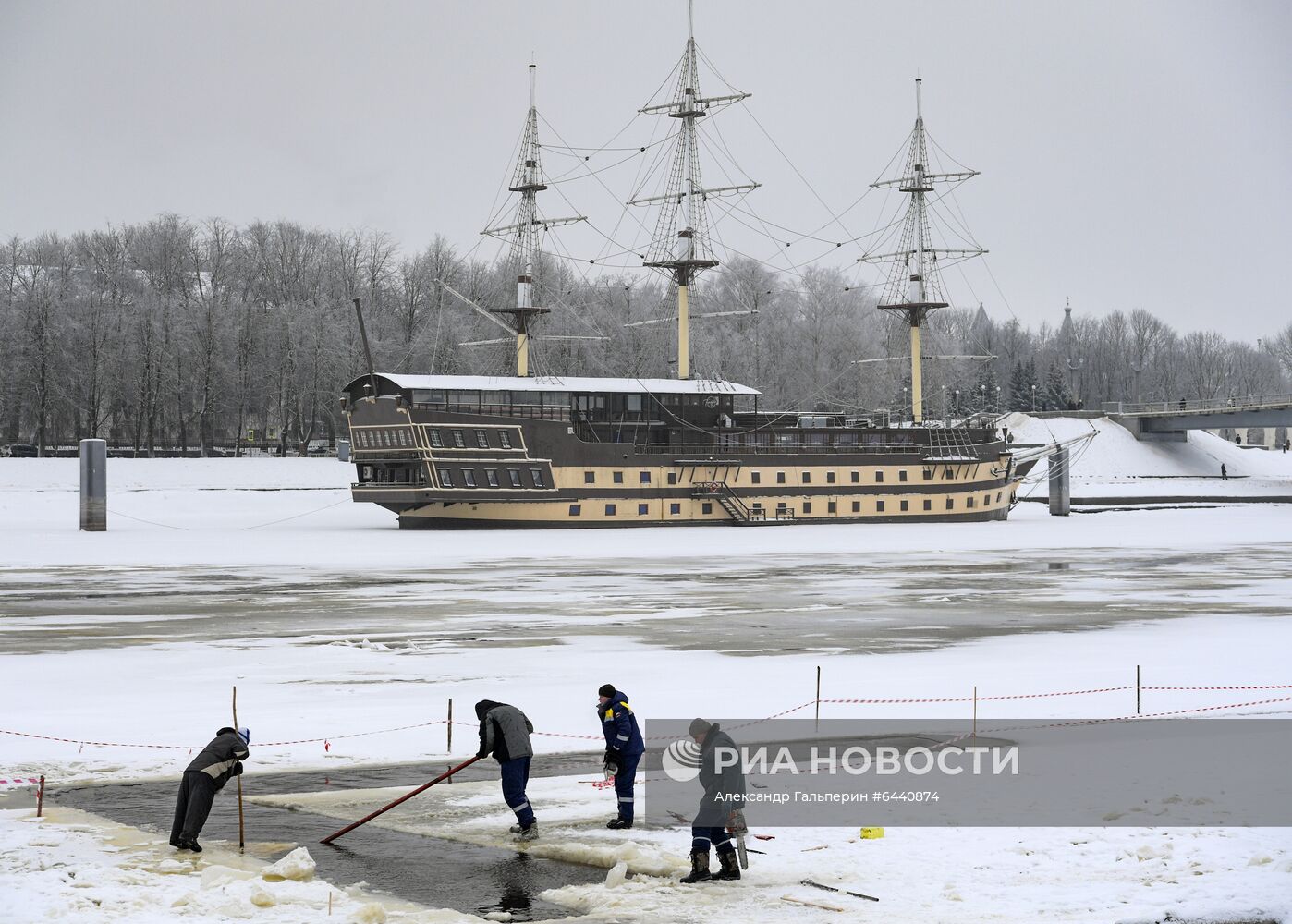 Подготовка крещенских купелей в регионах России