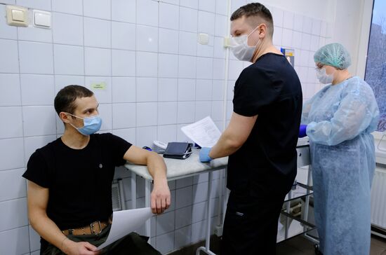 Начало массовой вакцинации от COVID-19 в России