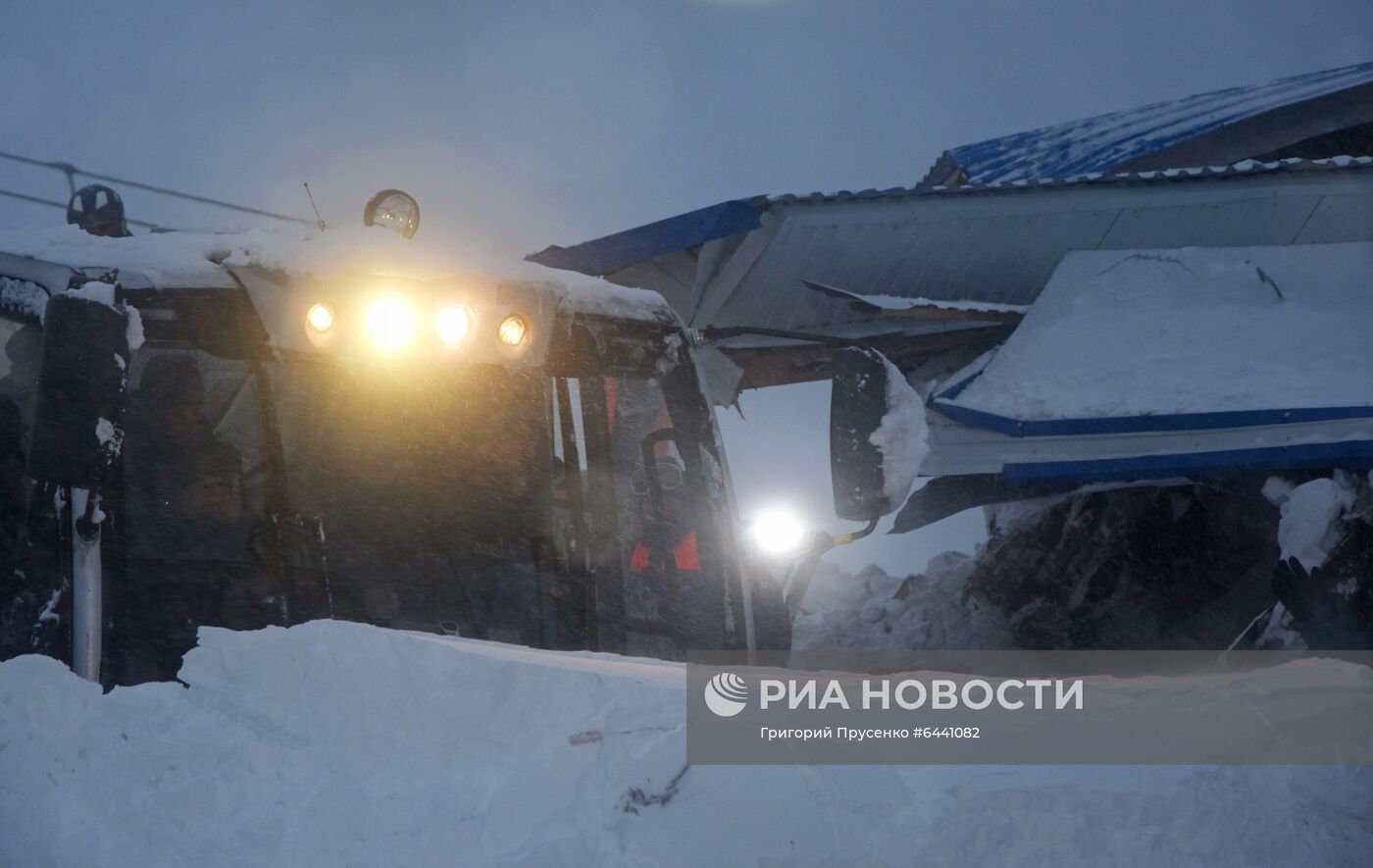 Сход лавины на Домбае