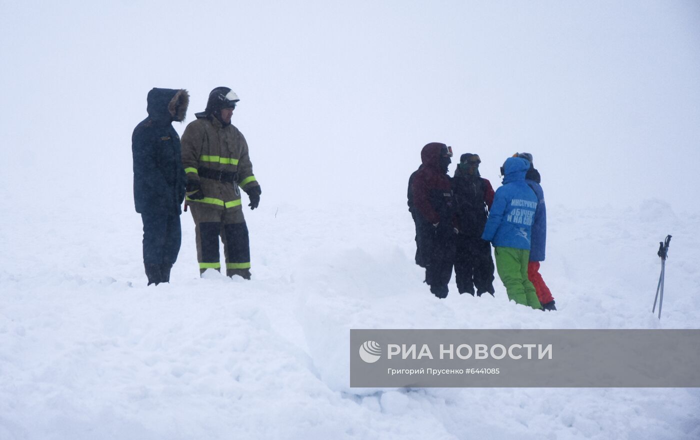 Сход лавины на Домбае