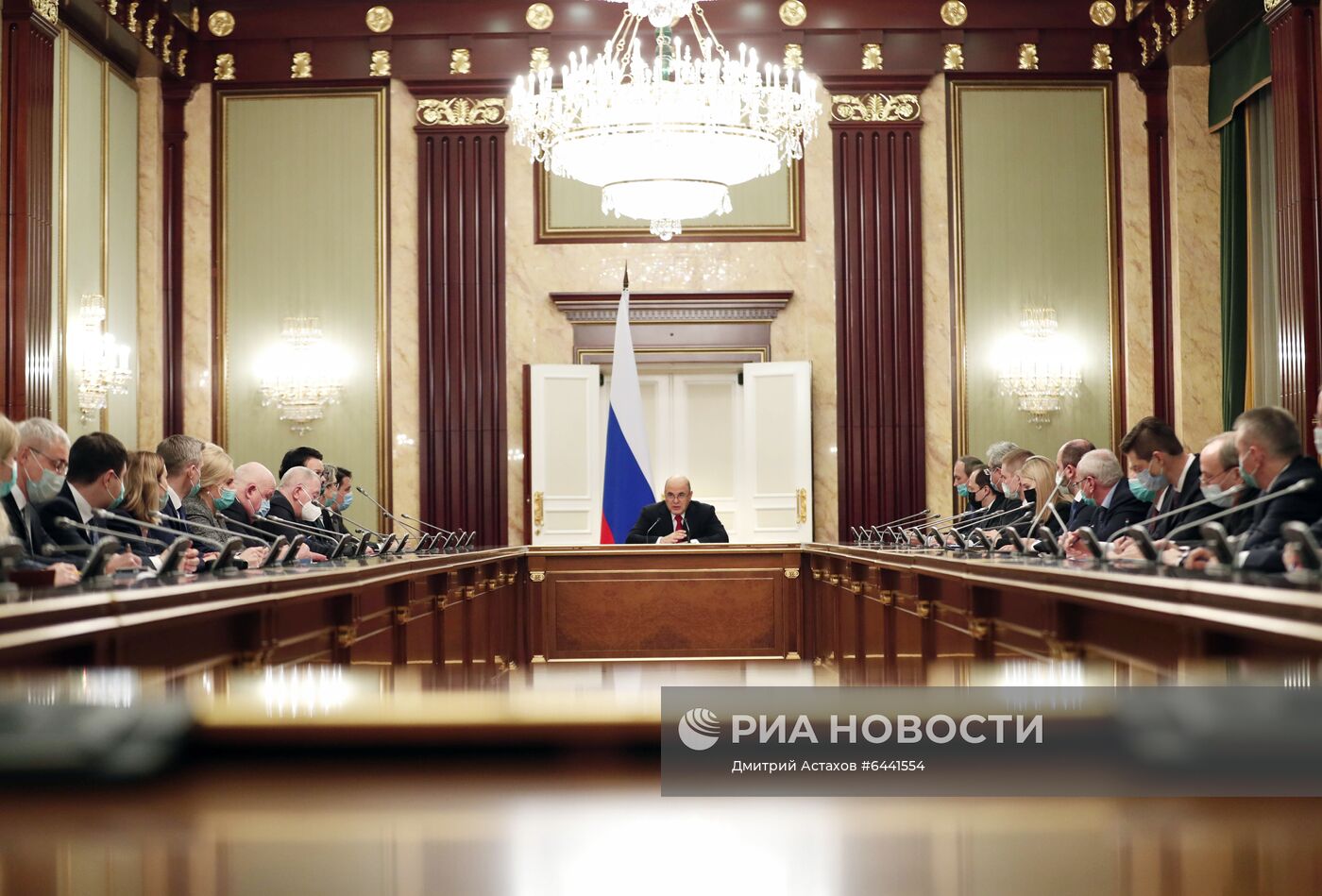 Премьер-министр РФ М. Мишустин провел совещание с руководством аппарата правительства РФ