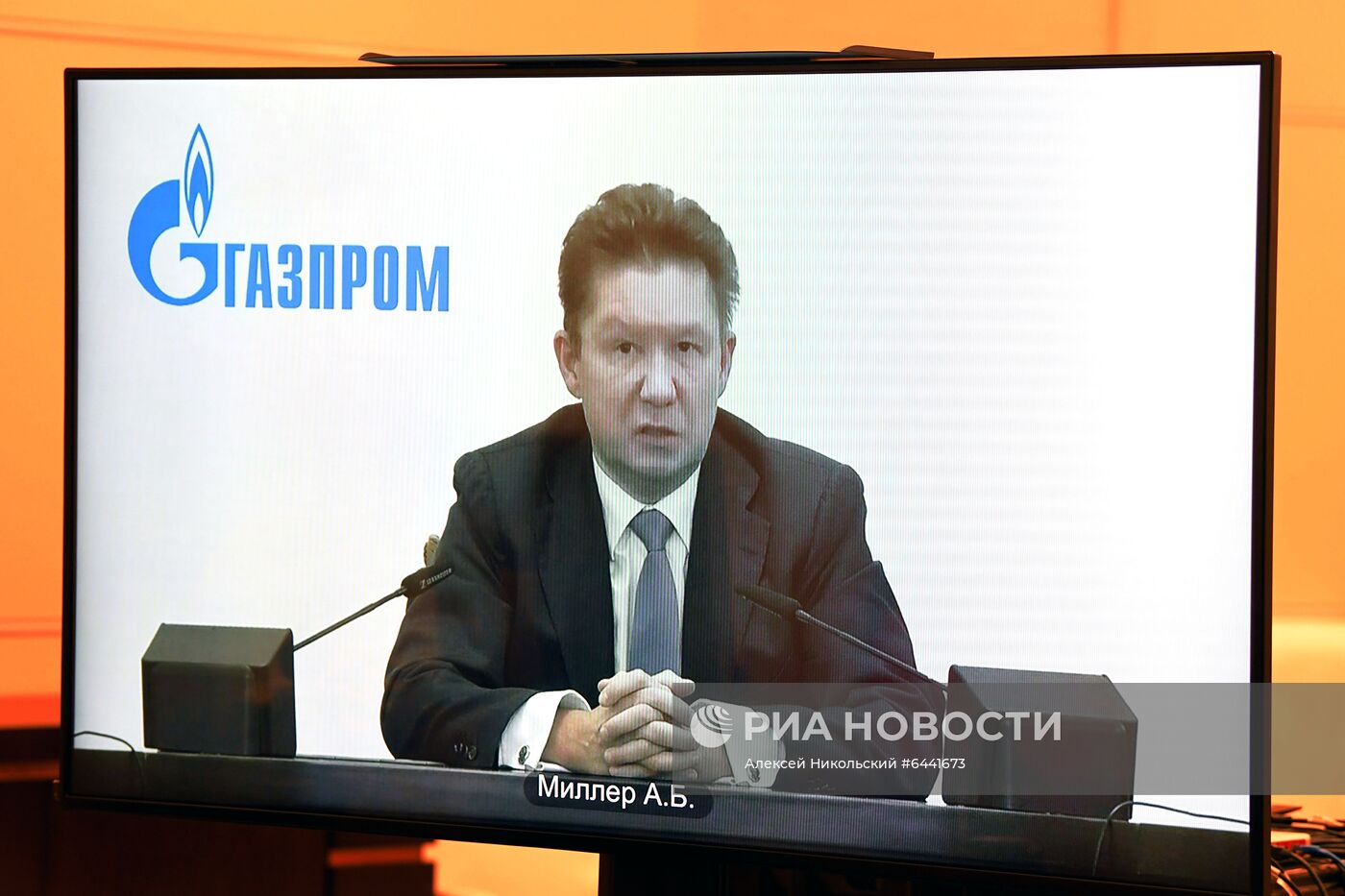 Президент РФ В. Путин провел встречу с главой "Газпрома" А. Миллером