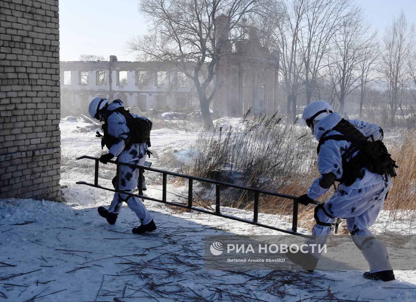 Тактико-специальные занятия инженерно-саперного полка ВВО в Приморье