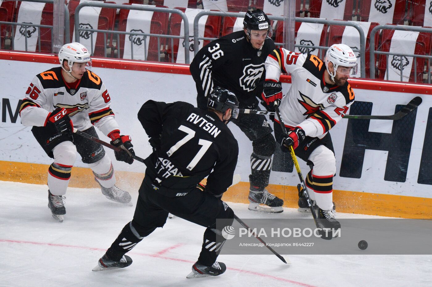 Хоккей. КХЛ. Матч "Трактор" – "Авангард"