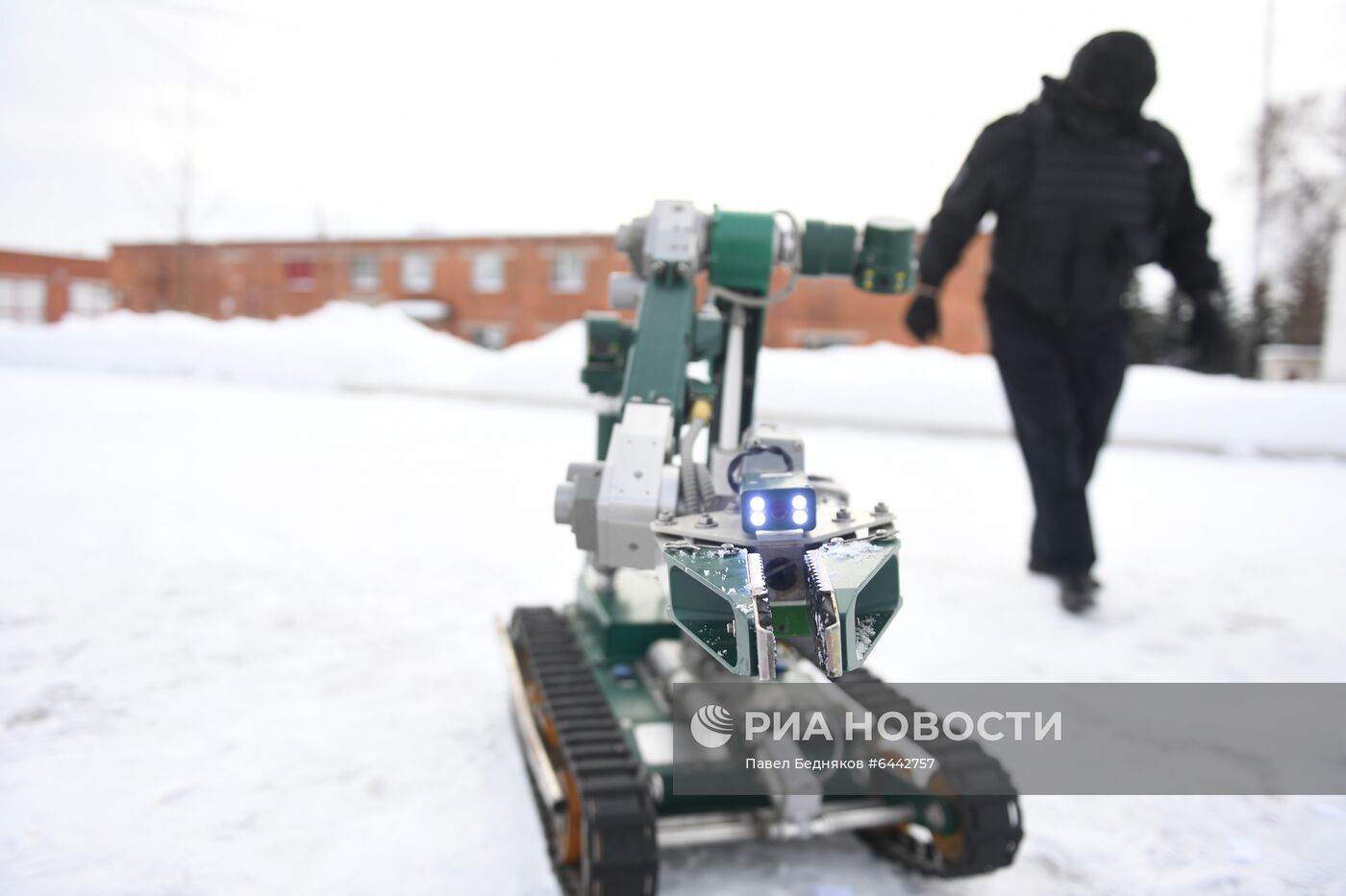 Демонстрация образцов оружия и техники подразделений инженерных войск Росгвардии