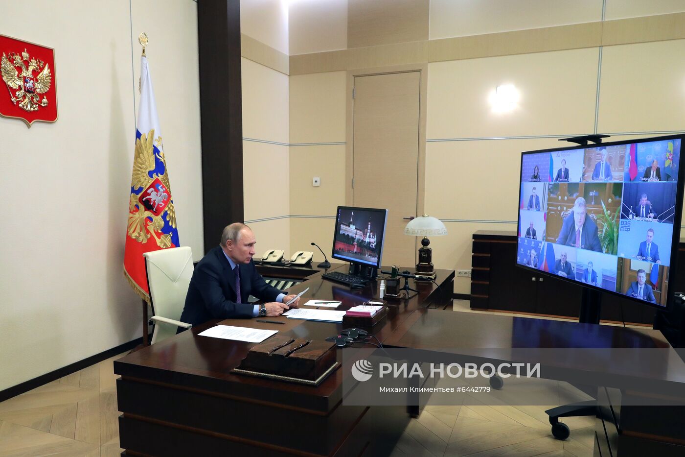 Президент РФ В. Путин провел совещание по вопросу реализации интеграционных проектов на пространстве ЕАЭС