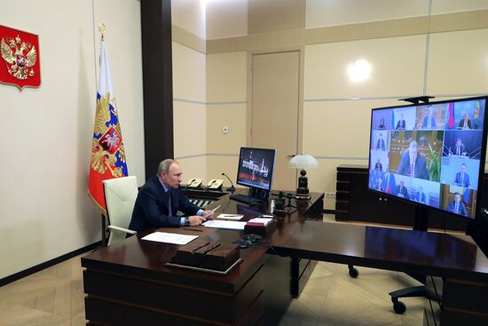 Президент РФ В. Путин провел совещание по вопросу реализации интеграционных проектов на пространстве ЕАЭС