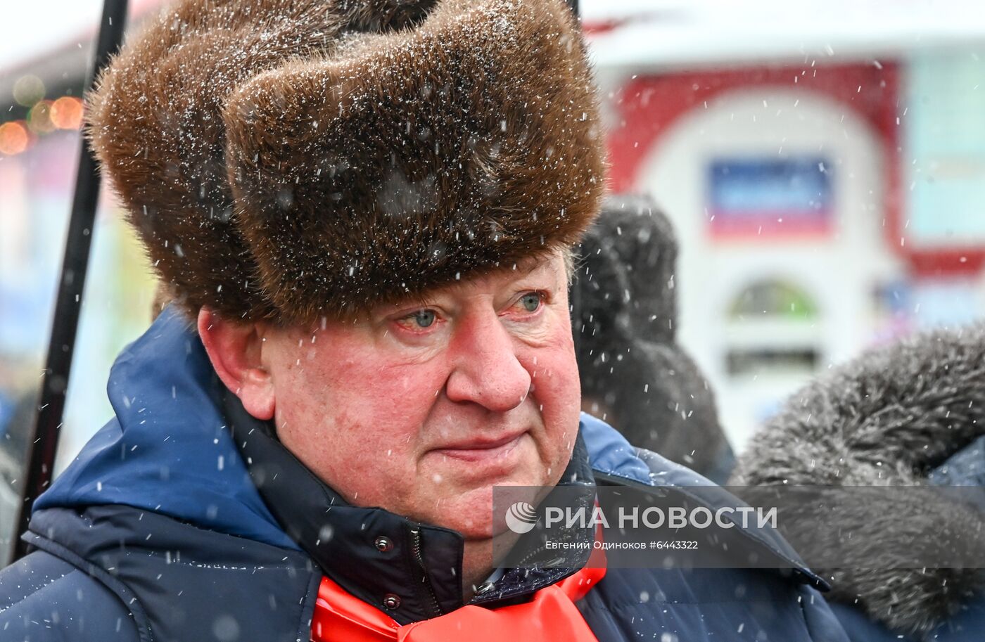 Возложение цветов к мавзолею В. И. Ленина на Красной площади