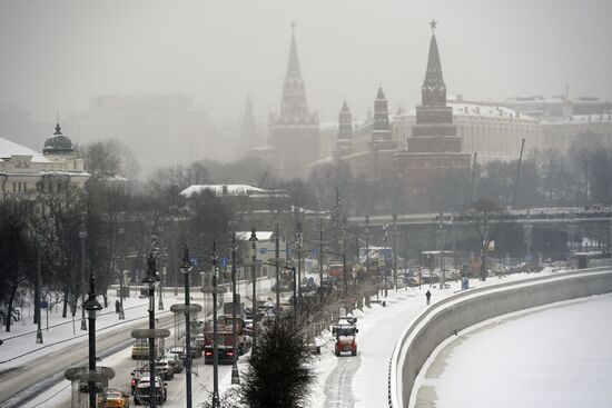 Снег в Москве