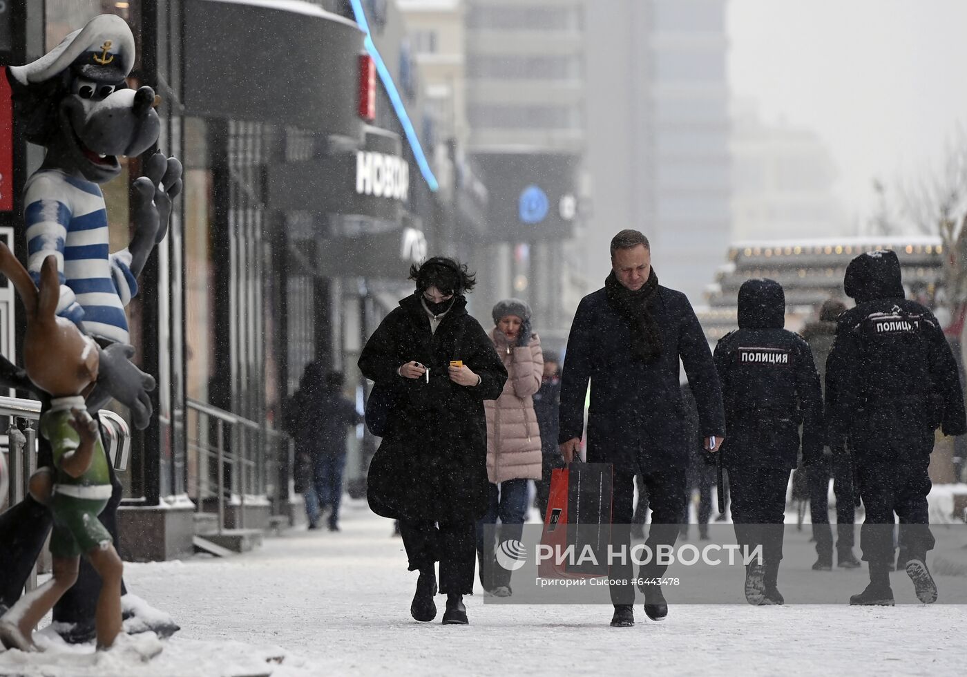 Снег в Москве