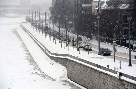 Снег в Москве