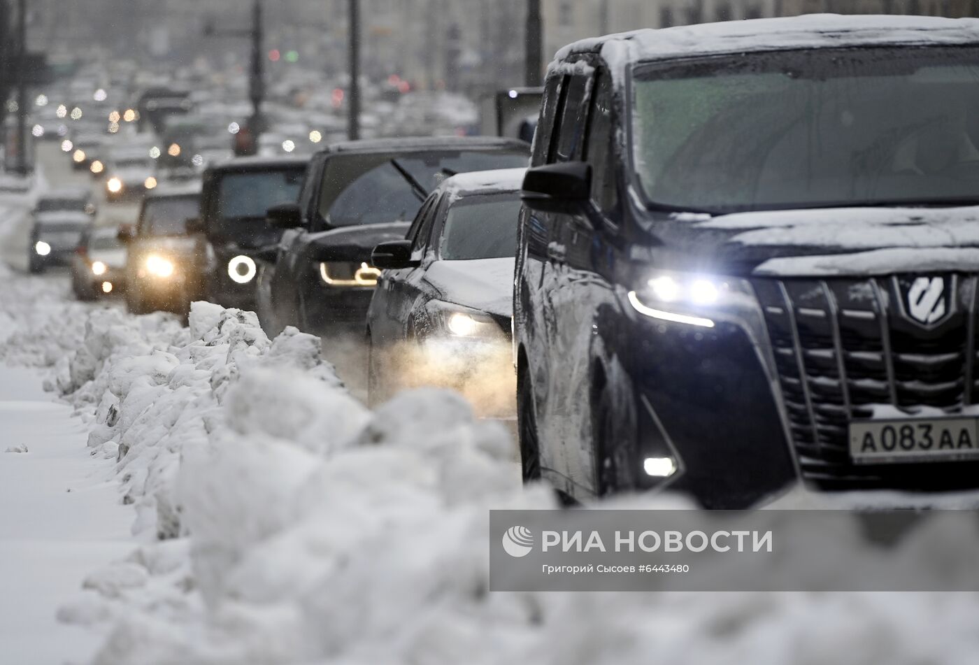 Снег в Москве