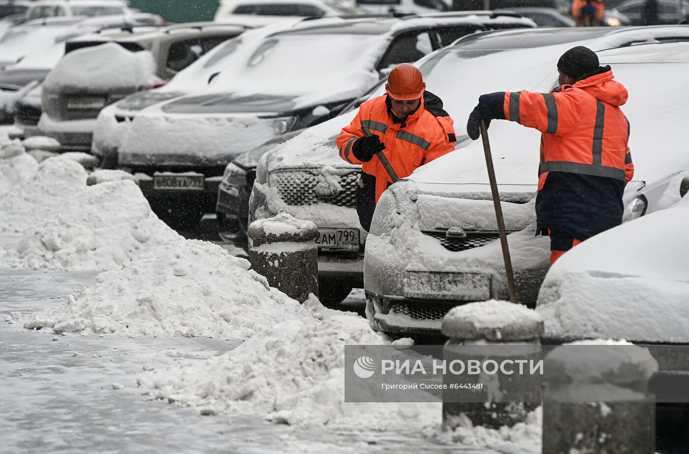 Снег в Москве