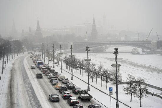 Снег в Москве