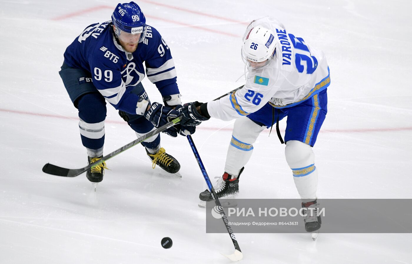 Хоккей. КХЛ. Матч "Динамо" (Москва) - "Барыс"