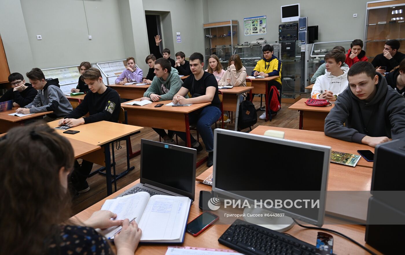 Московские колледжи вернулись к очному обучению с 22 января