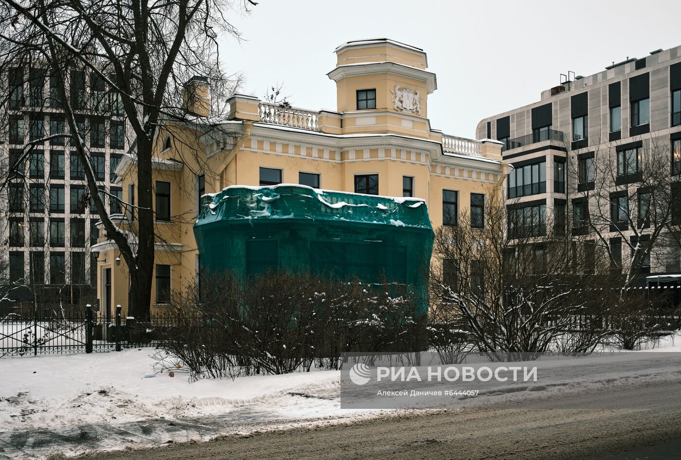 Застройка скверов, спортивных и земельных участков в Санкт-Петербурге